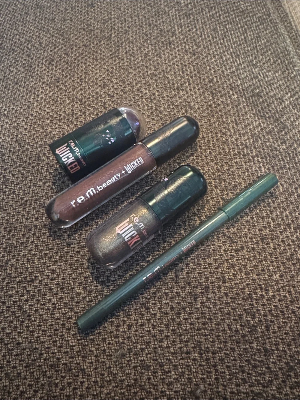 NWOT r.e.m. beauty x Wicked: For Good Elphaba Makeup Set
